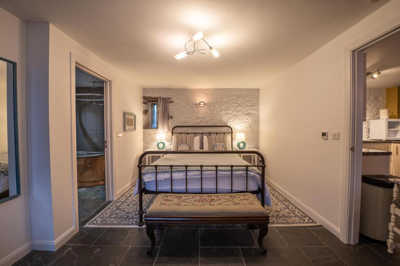 St Davids Hideaway With Roll-Top Bath & Log Burner Exterior foto